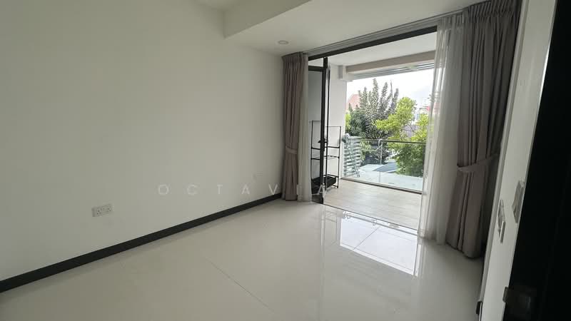 12 Duku Place