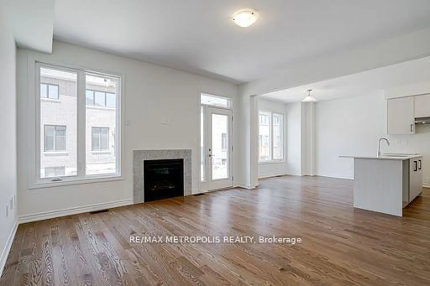1481 Buttercup Court photo 4