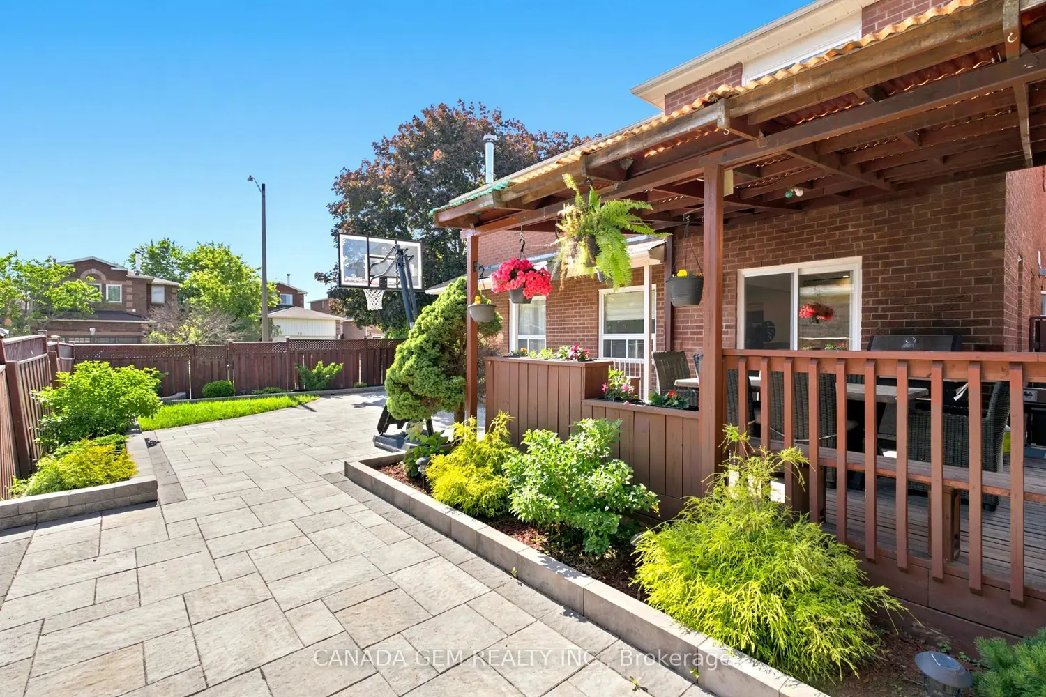 82 Justus Drive photo 2