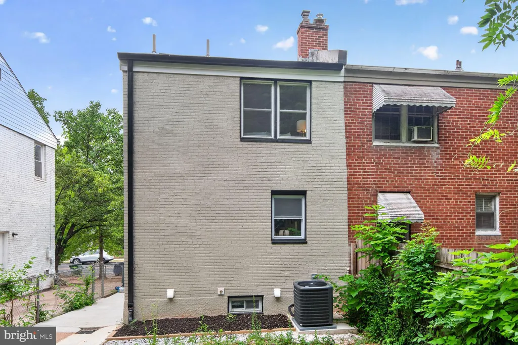 5543 Central Avenue SE, Washington, DC 20019