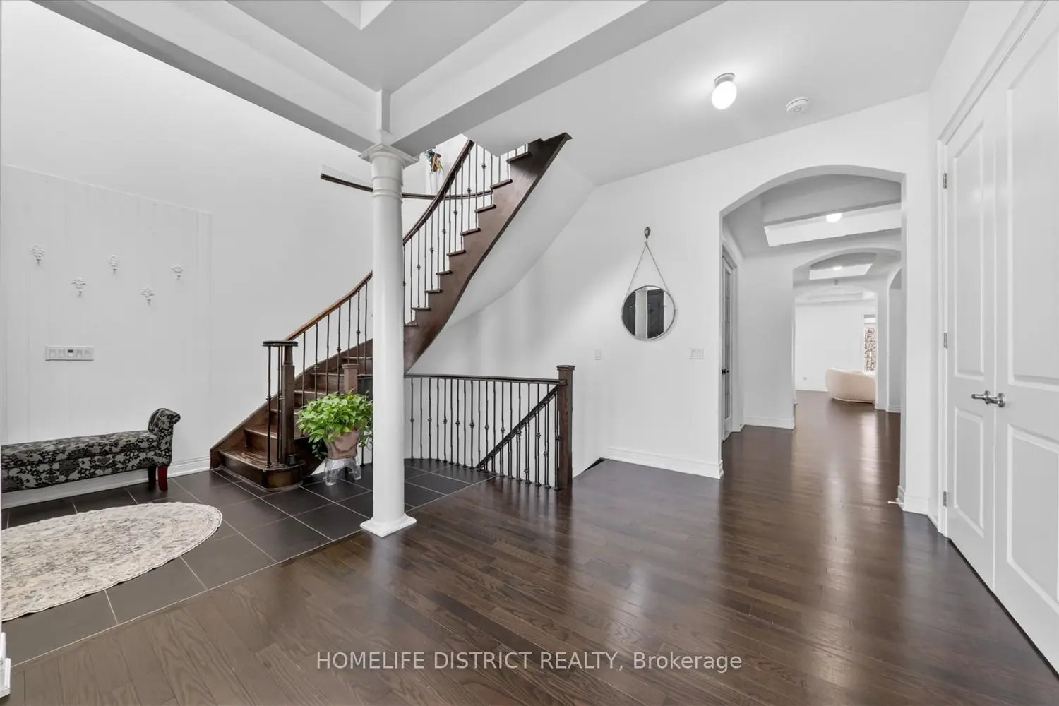210 Cannes Avenue photo 4