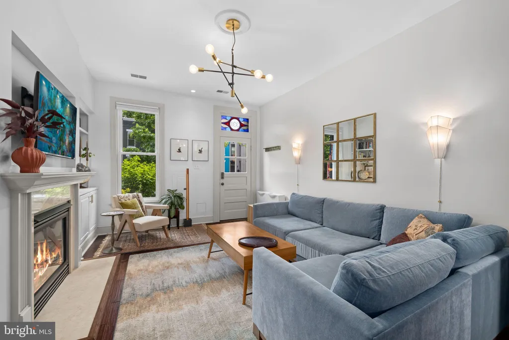 331 11th Street SE, Washington, DC 20003 photo 4