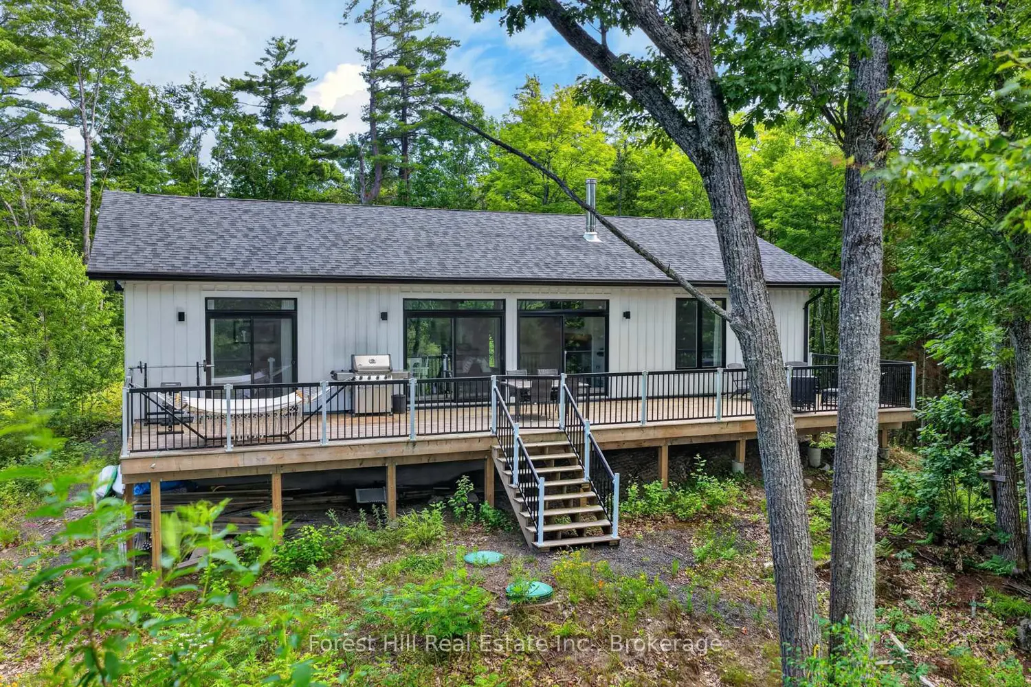 1065 Pine Lane photo 2