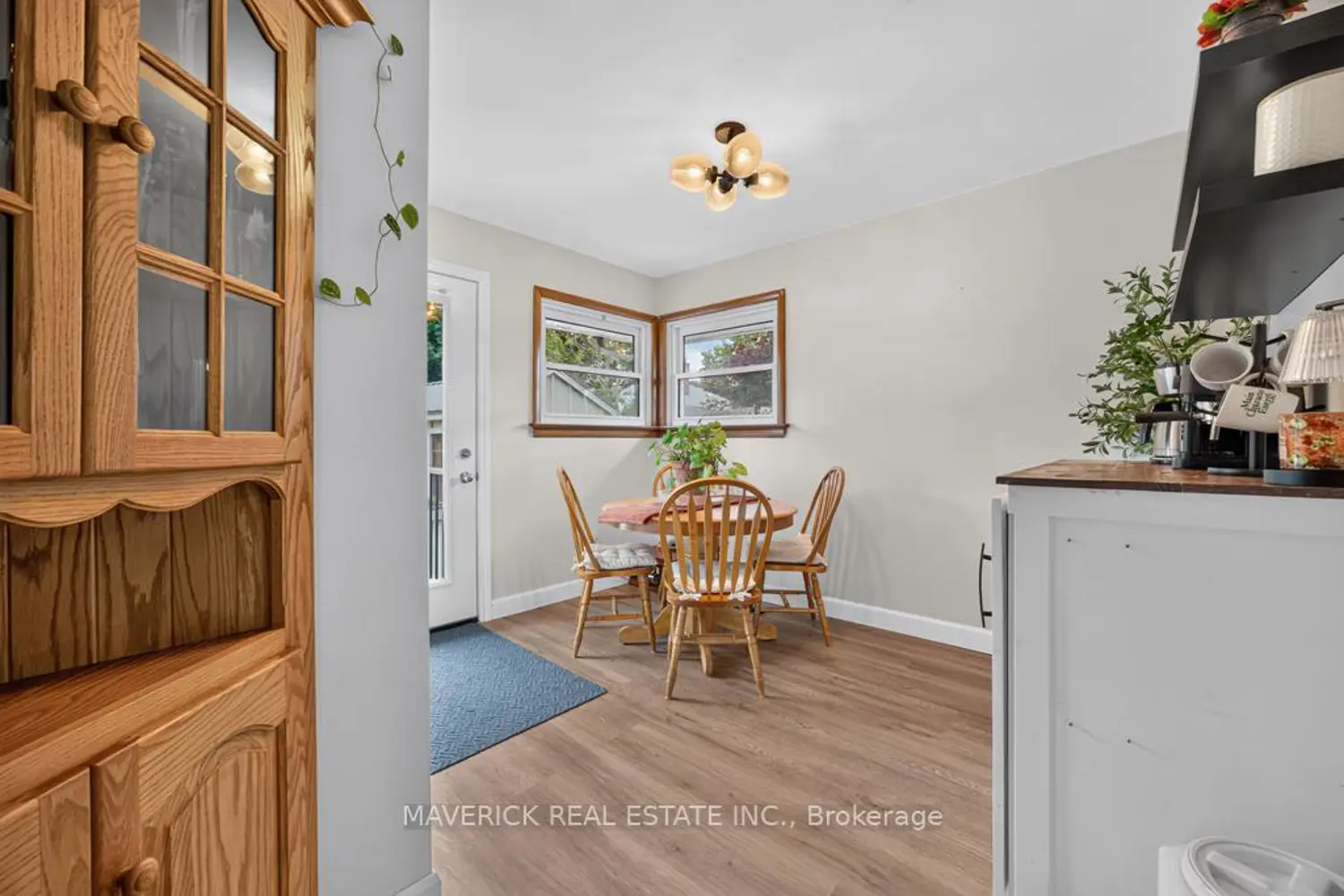 180 Forest Avenue photo 4
