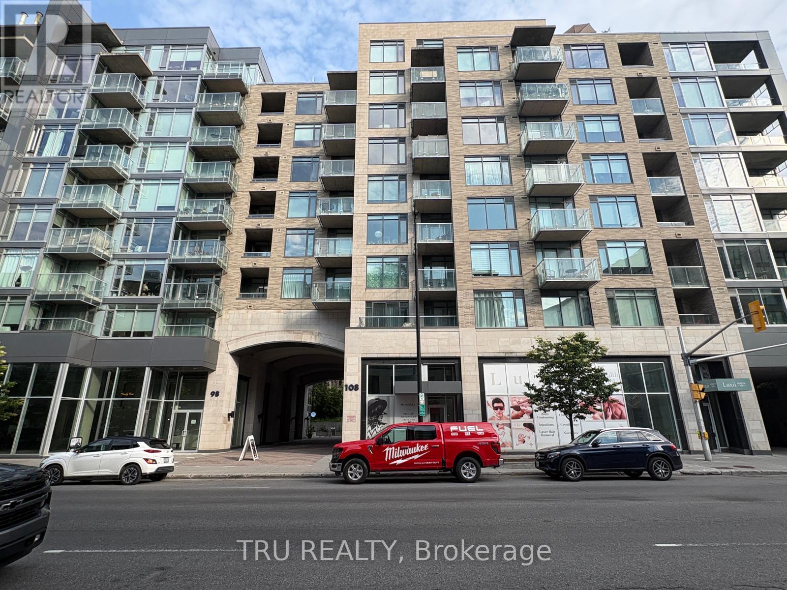 607 - 108 RICHMOND ROAD
