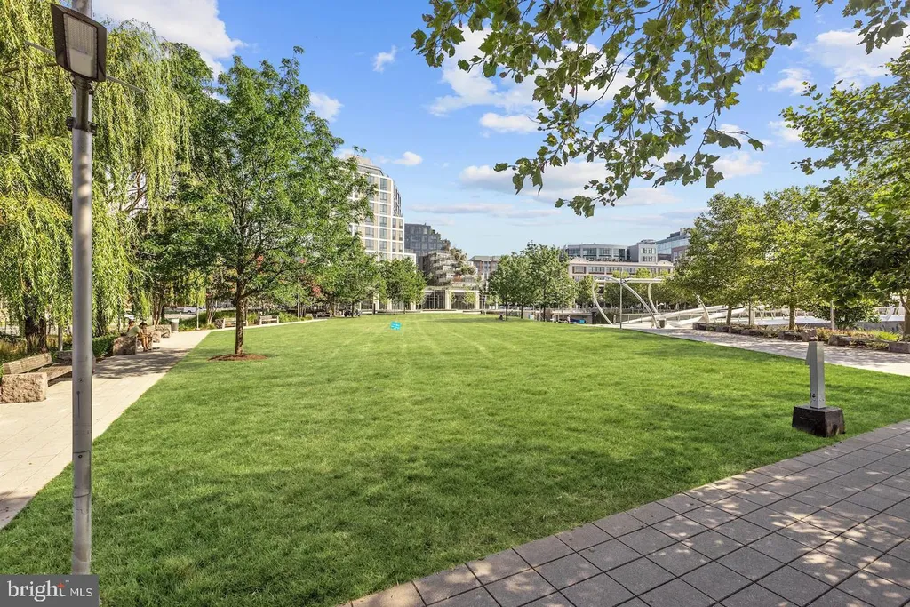 1211 Van Street SE Unit 609, Washington, DC 20003