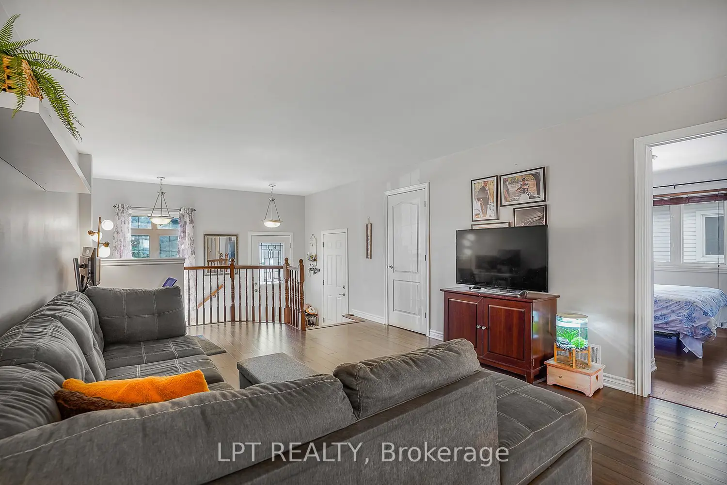 90 Brunet Street photo 5