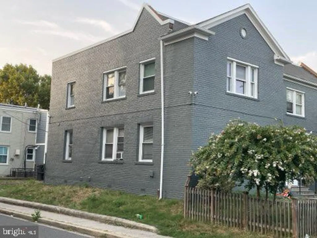 1600 E E Street NE, Washington, DC 20002 photo 2