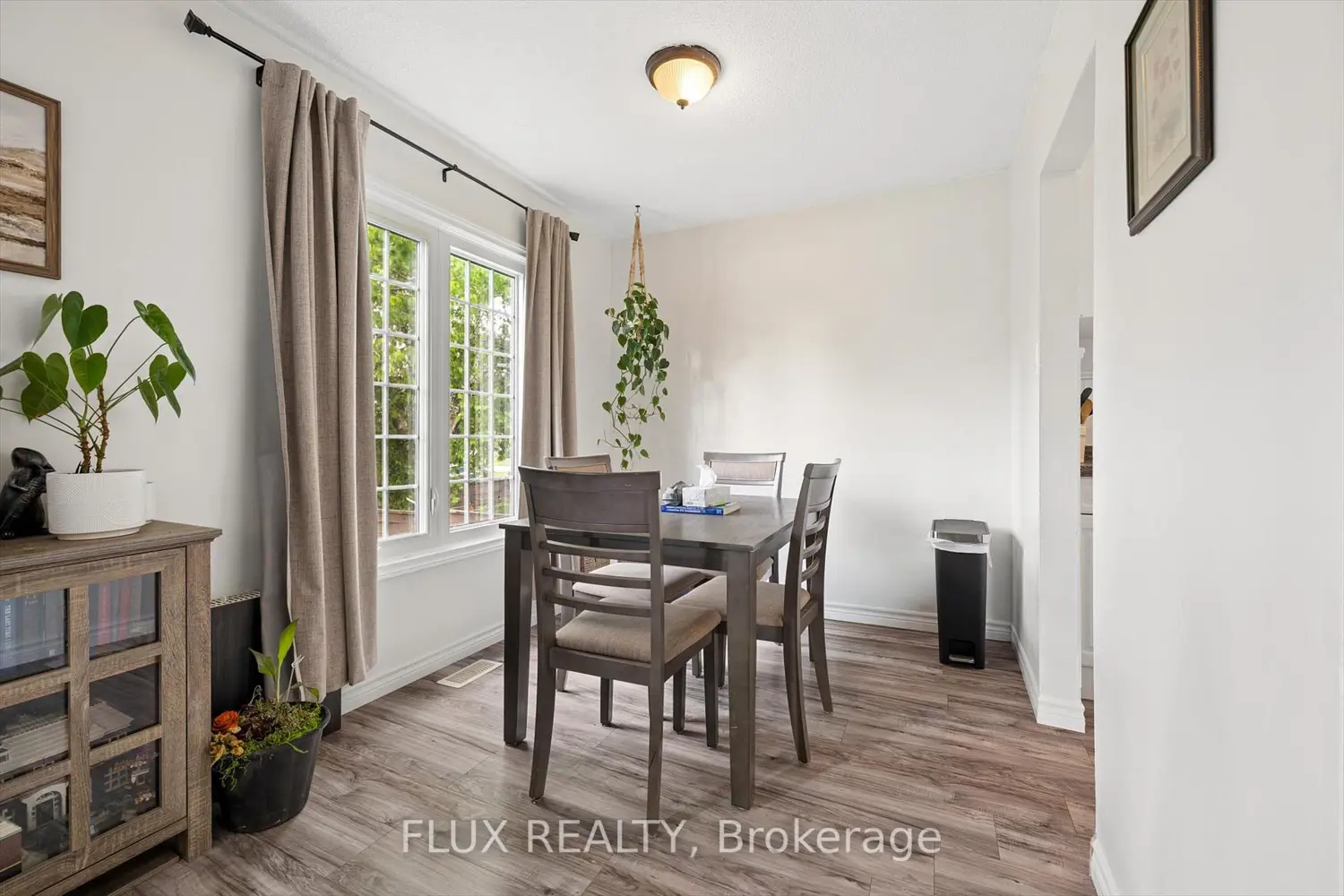 154 Graham Crescent photo 3