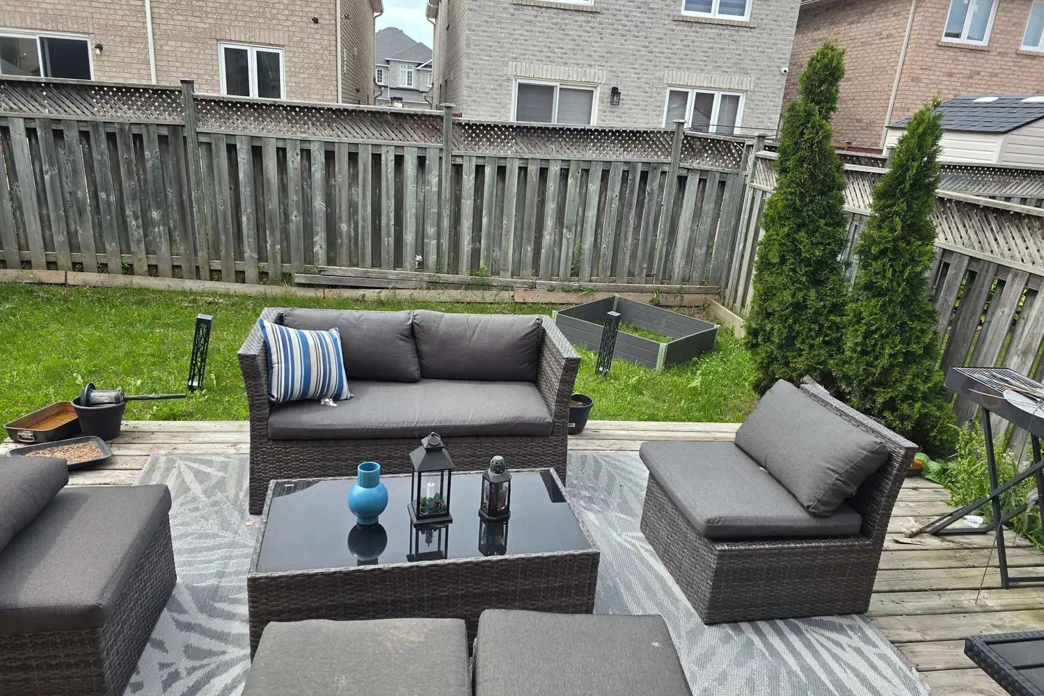 17 Mannel Crescent photo 2