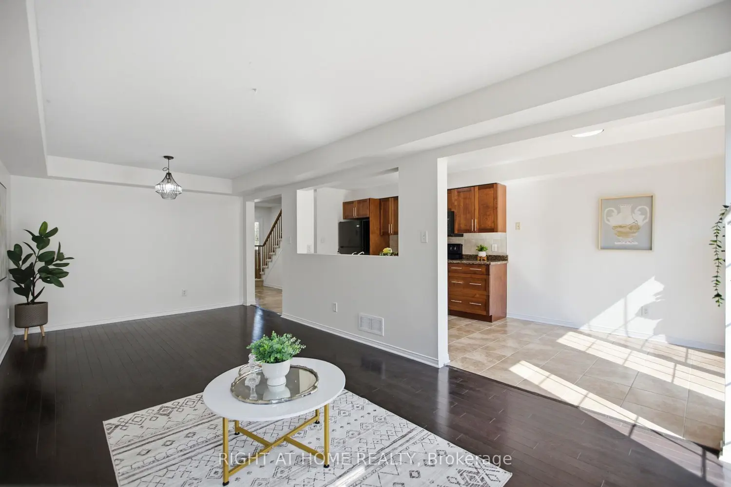 644 Kilbirnie Drive photo 2