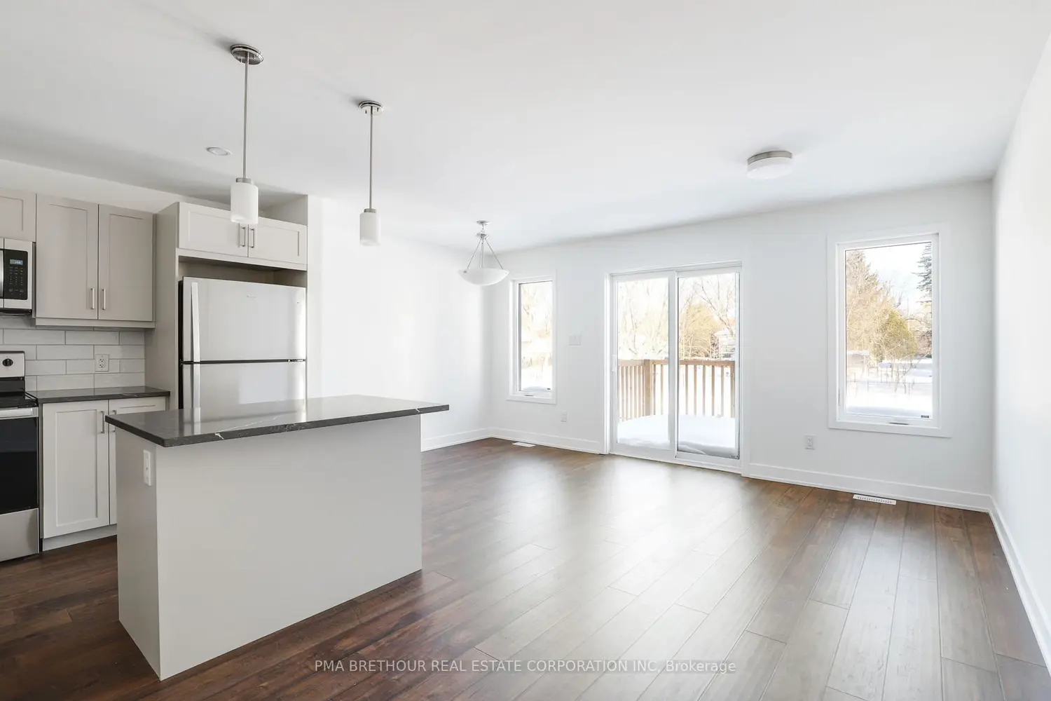 752 St. John Street photo 3
