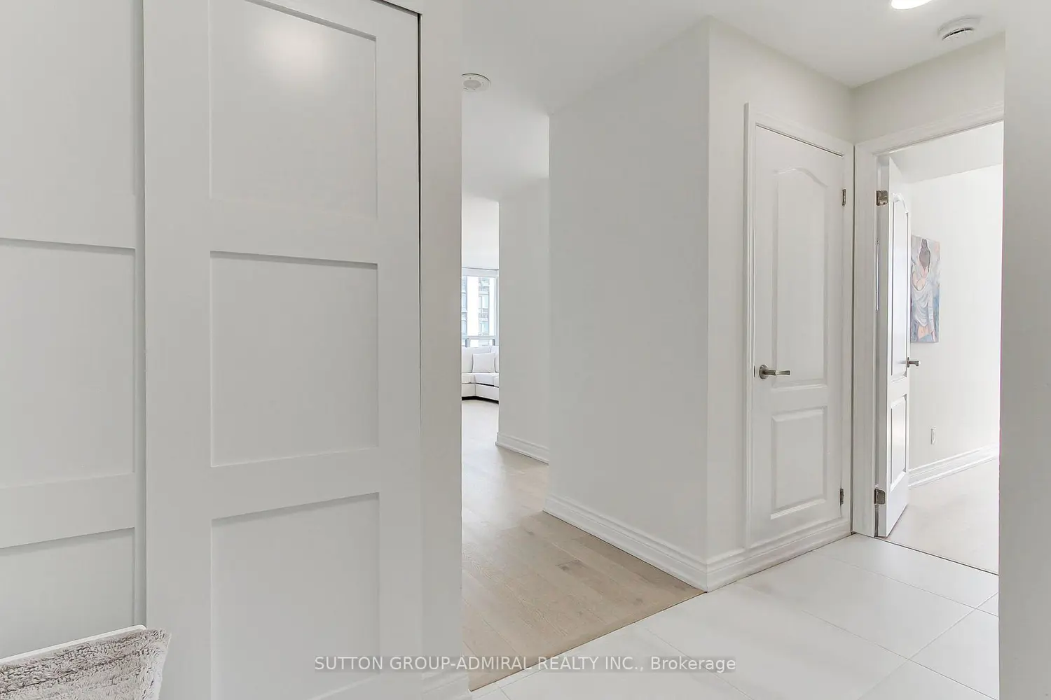50 Disera Drive 905 photo 2