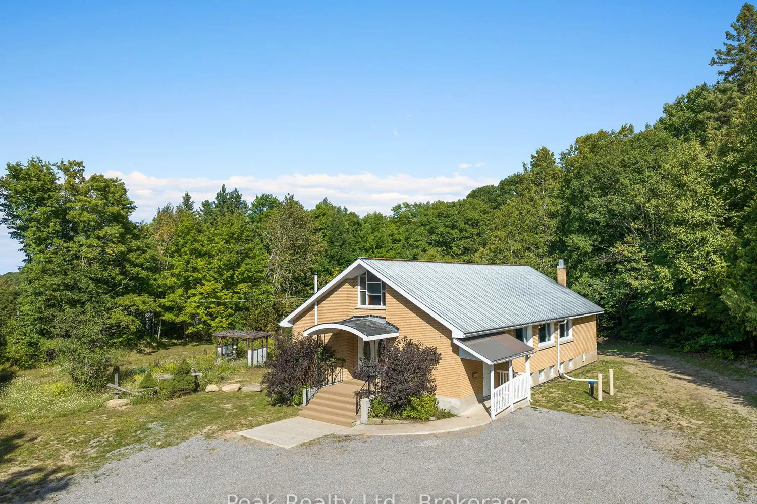 1812 Frontenac Road photo 4