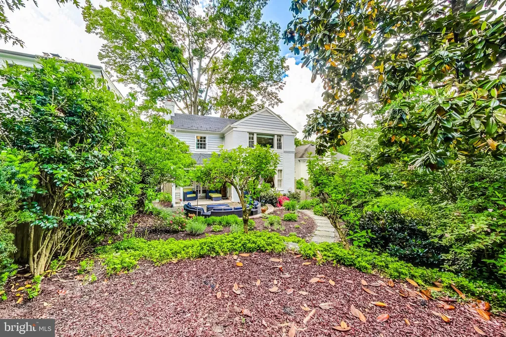 4831 Calvert Street NW, Washington, DC 20007