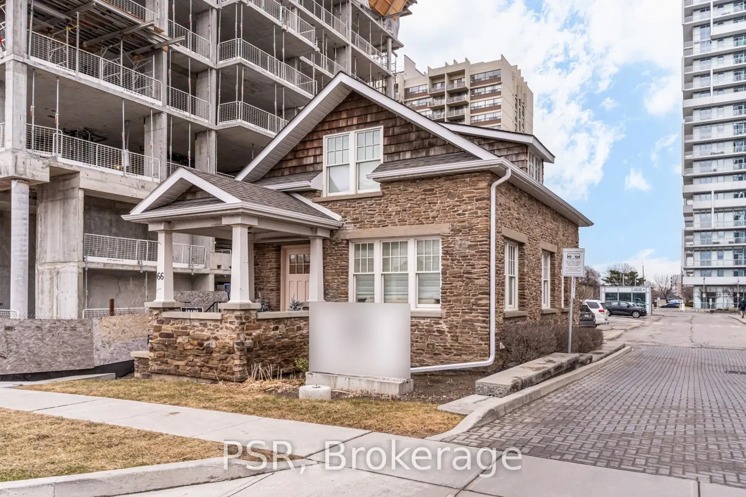 65 Speers Road 602 photo 3