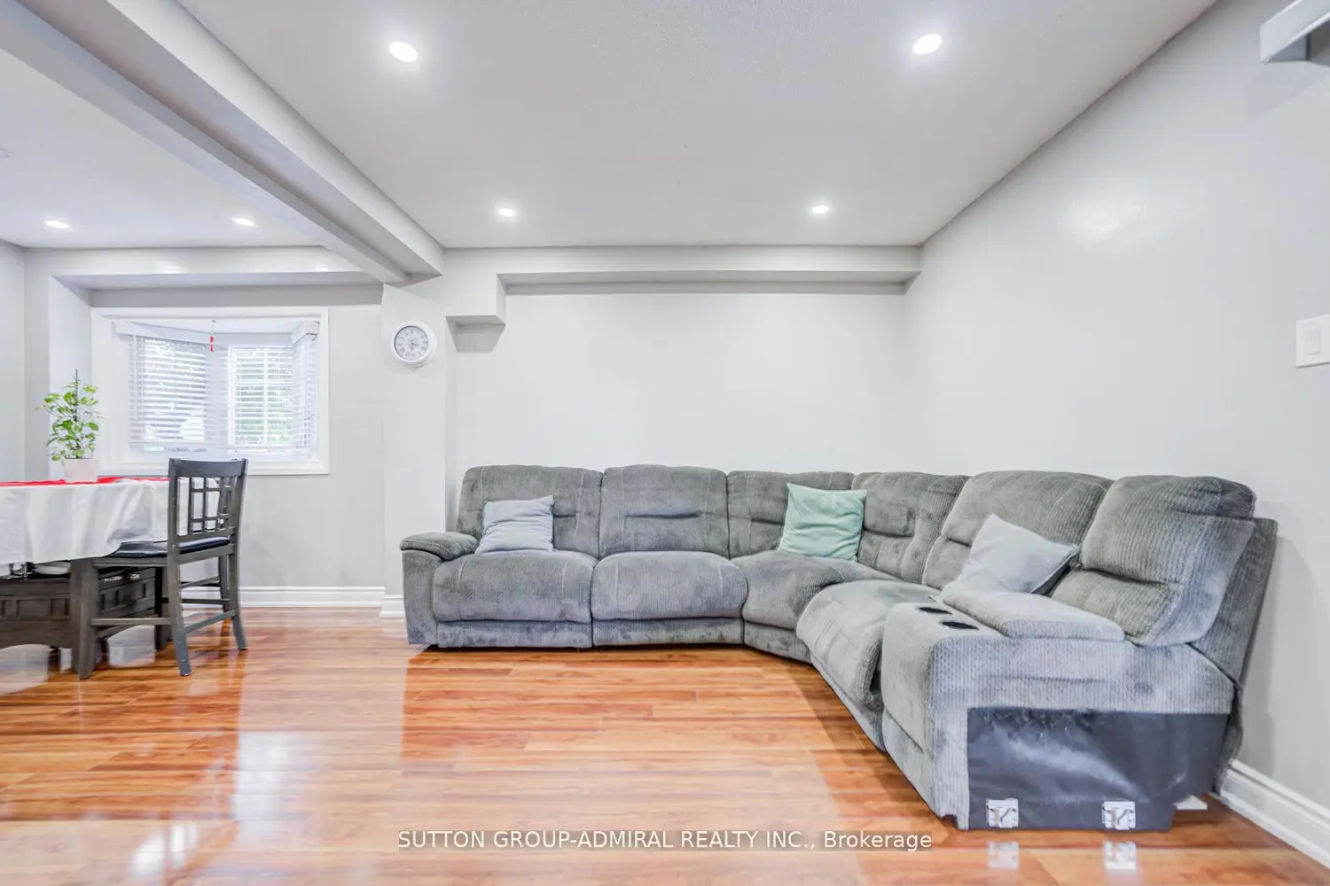 4 Hilda Court photo 5
