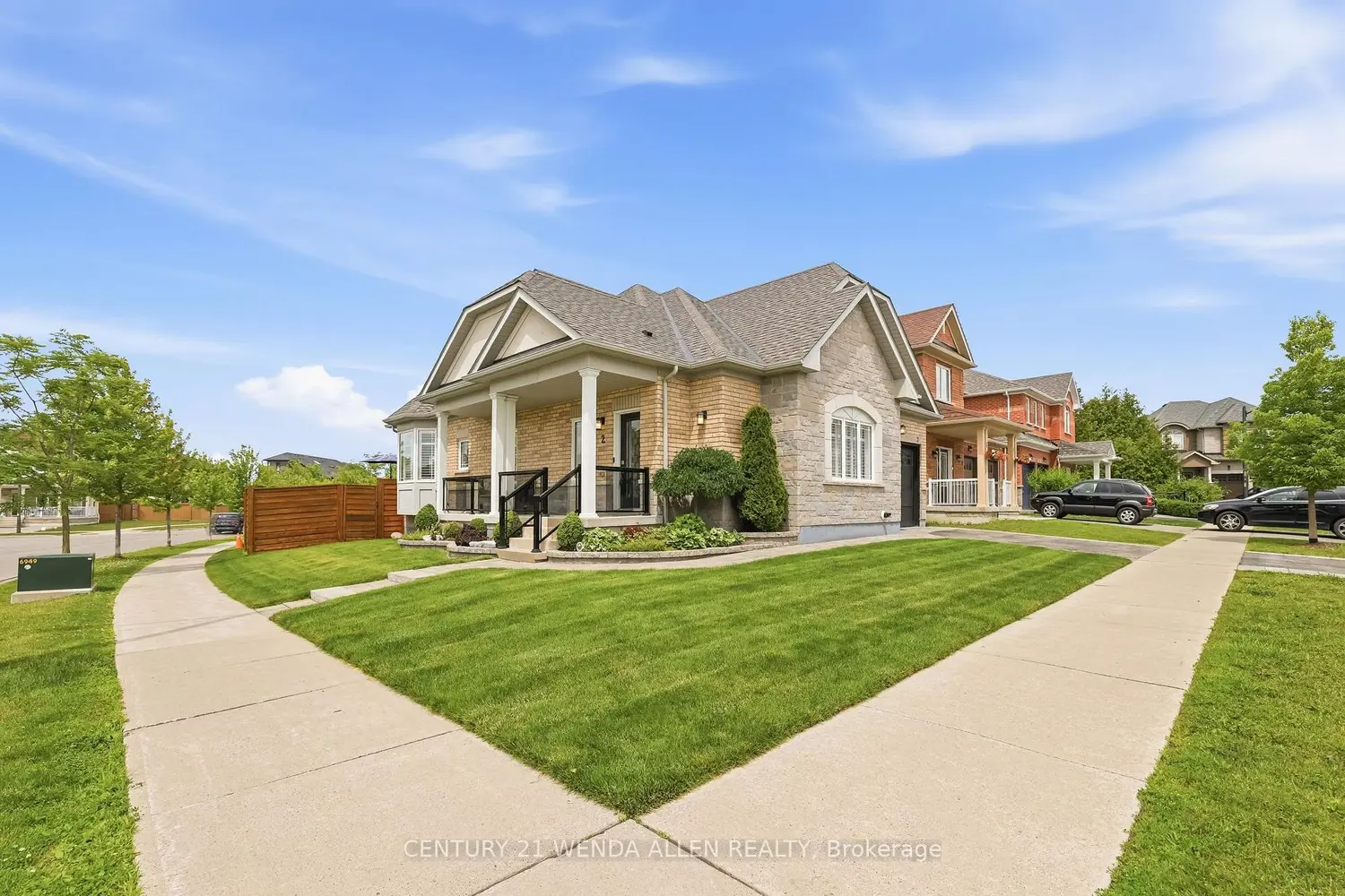 2 Rushlands Crescent photo 3