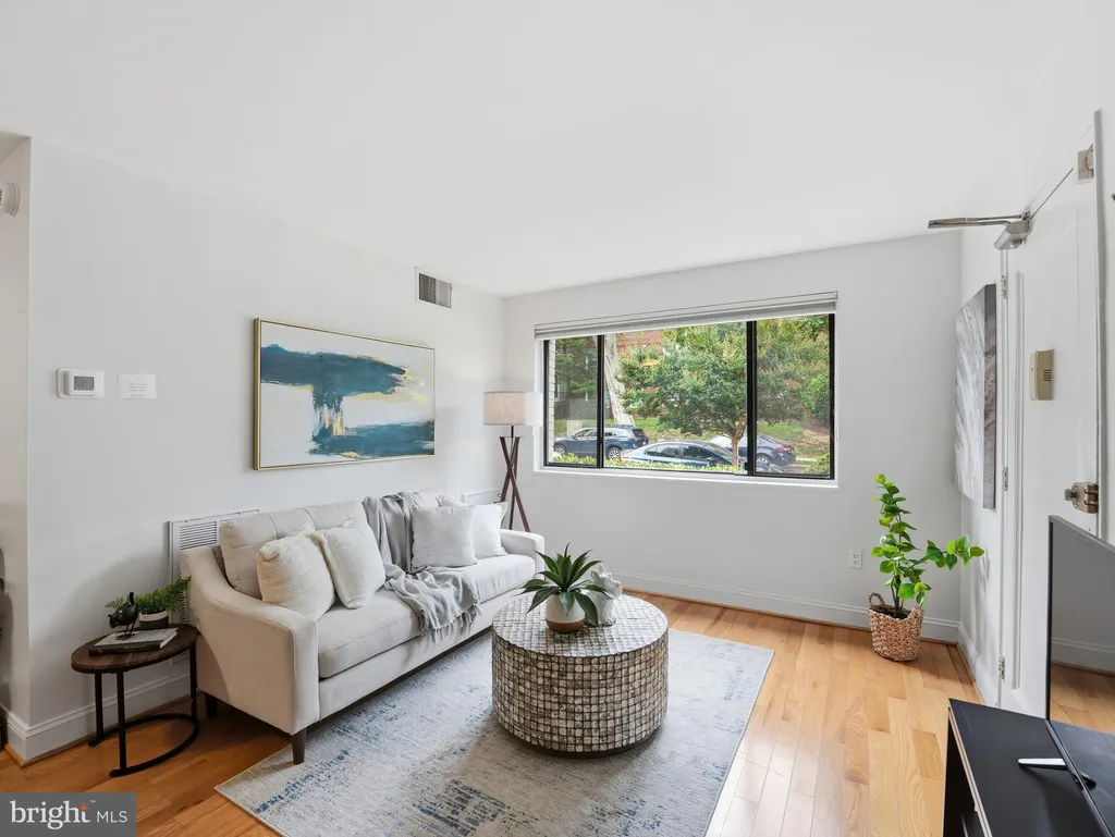 3835 Davis Place NW Unit 2, Washington, DC 20007 photo 4