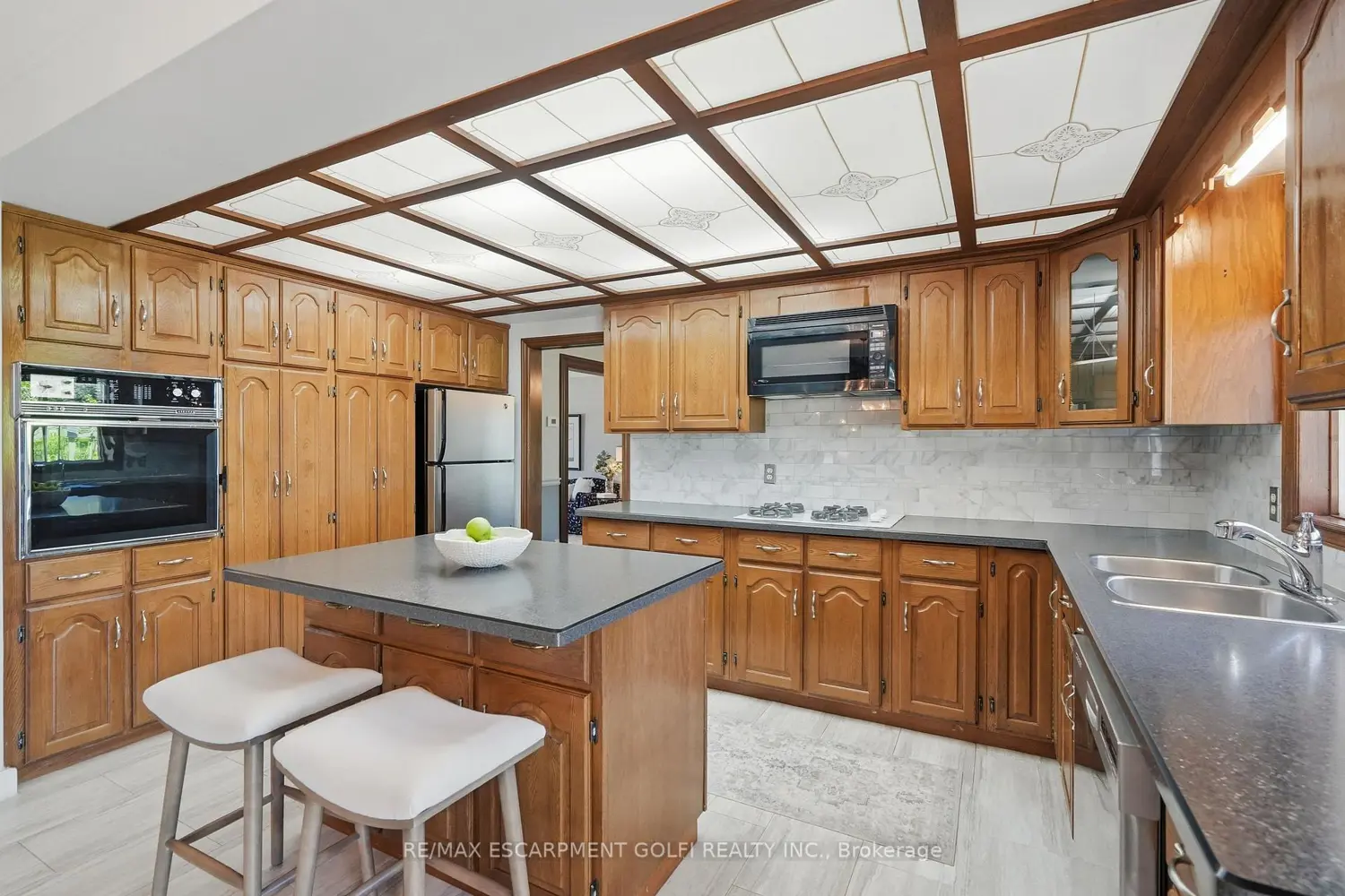 24 Renfrew Drive photo 4