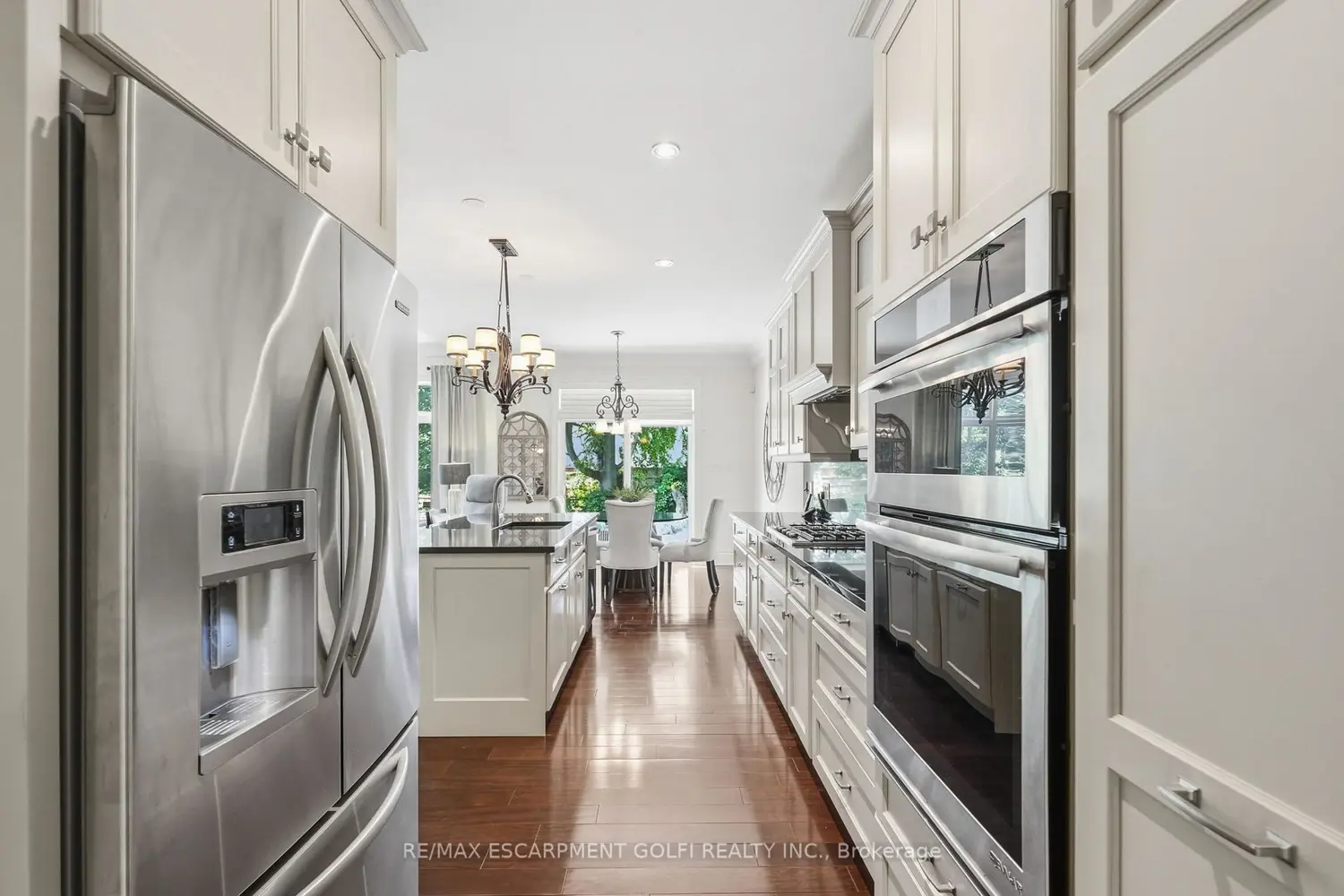 586 Maple Avenue photo 5