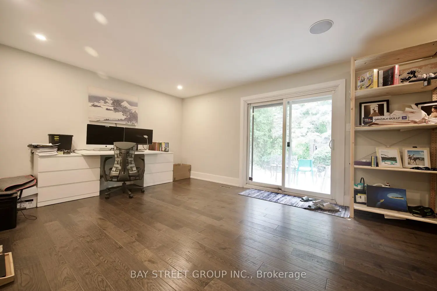 22 Thurgate Crescent photo 5