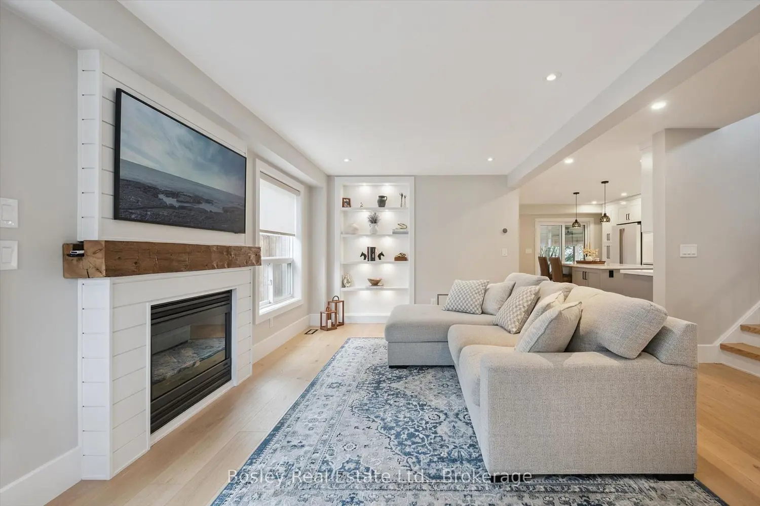 24 Watson Crescent photo 3
