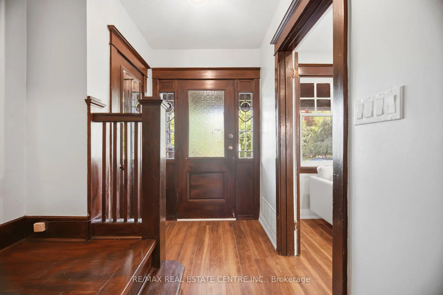 90 Holton Avenue photo 3