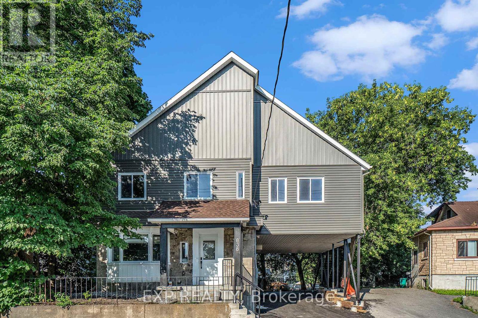 3 - 838 ST. LAURENT BOULEVARD