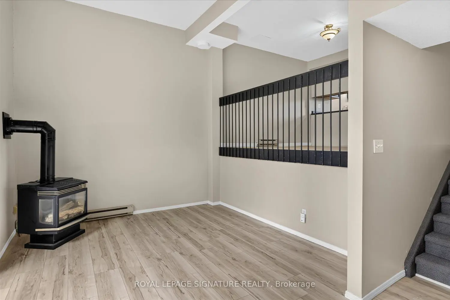 30 Champlain Crescent 36 photo 2