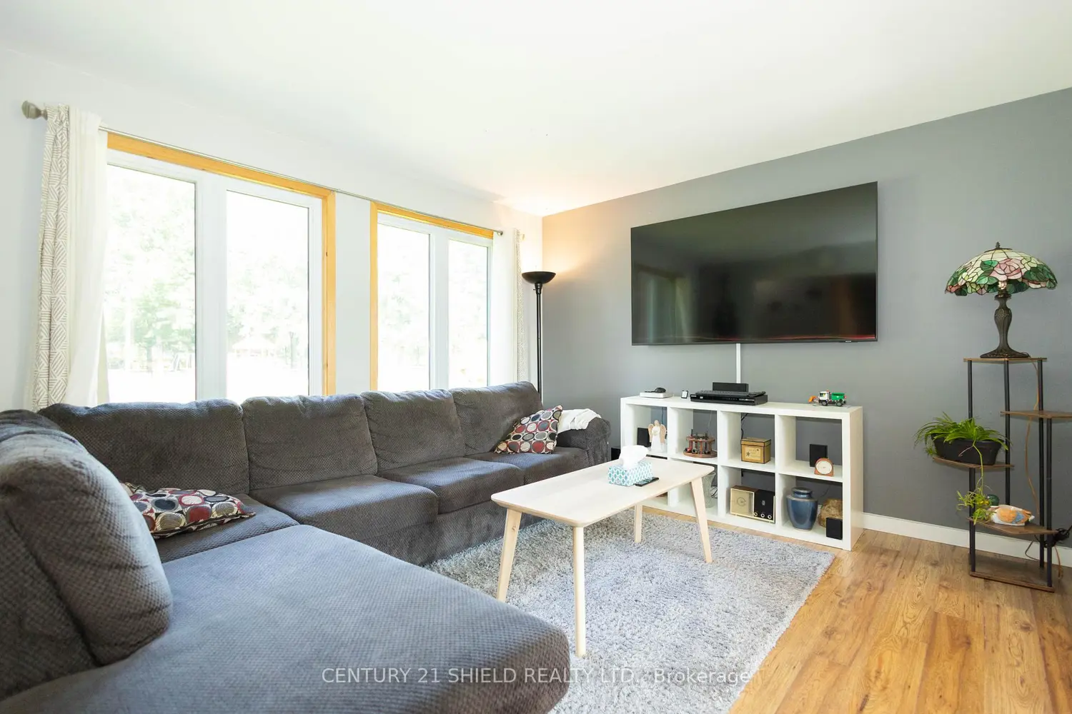 610 Dundas Crescent
