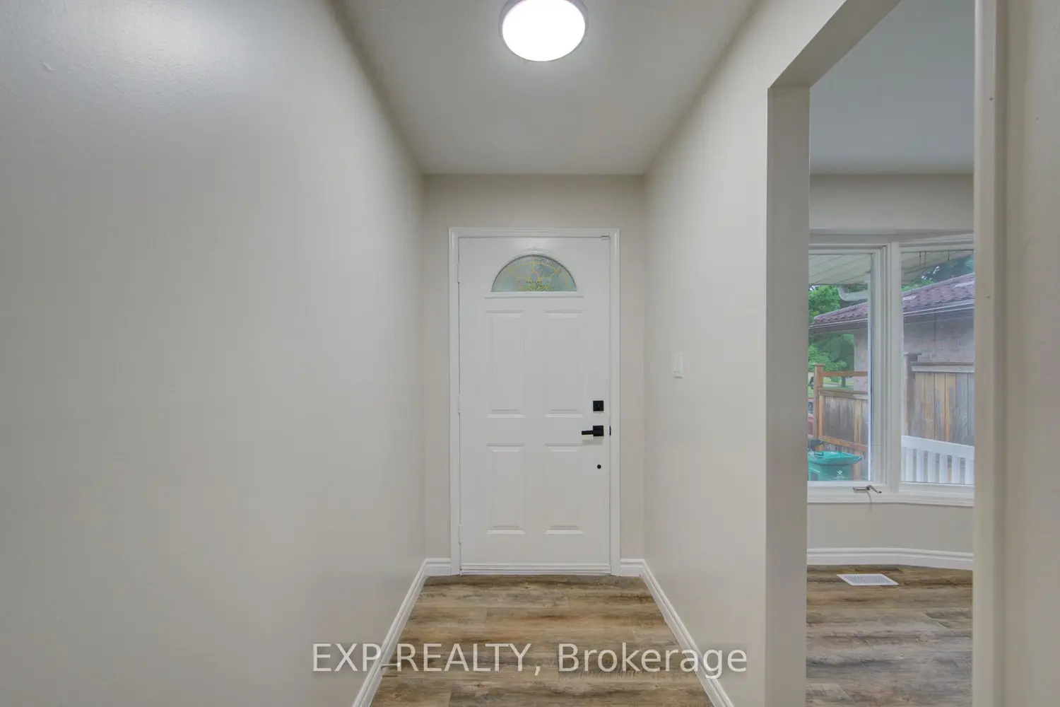 379 Veronica Drive photo 2