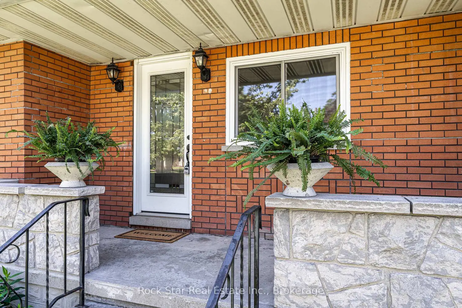 6989 Rutherford Street photo 2