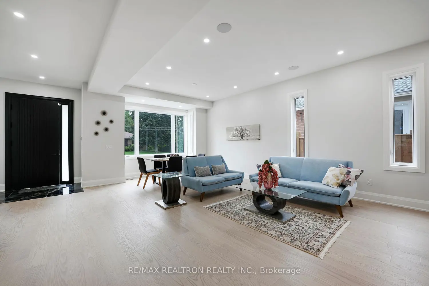 105 Murray Drive photo 2