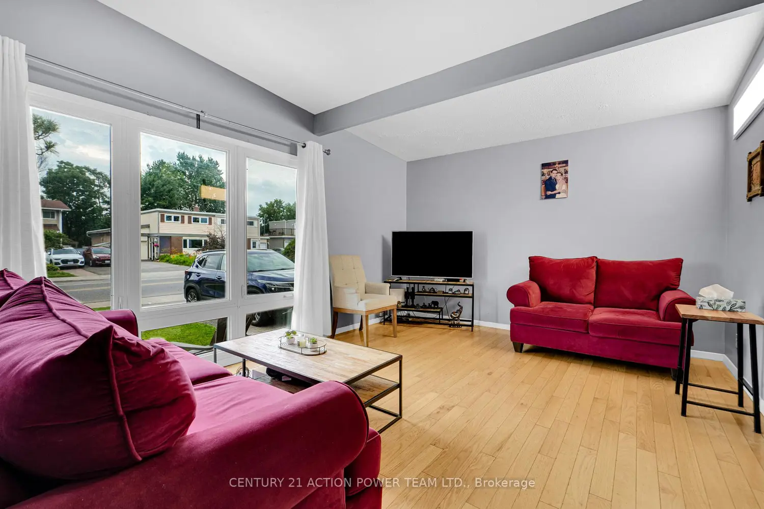 1299 Meadowlands Drive photo 3
