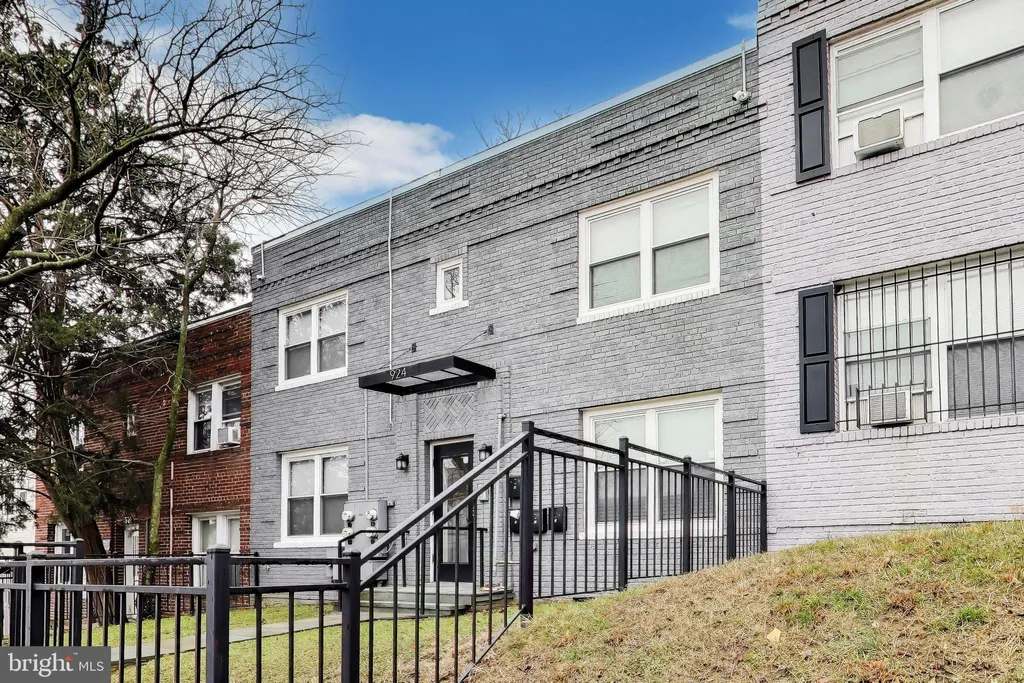 924 19th Street NE Unit 3, Washington, DC 20002 photo 2