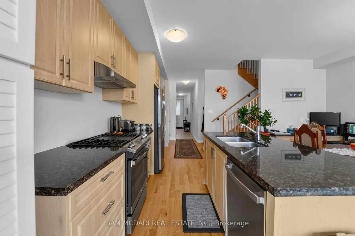1402 Almonte Drive photo 3