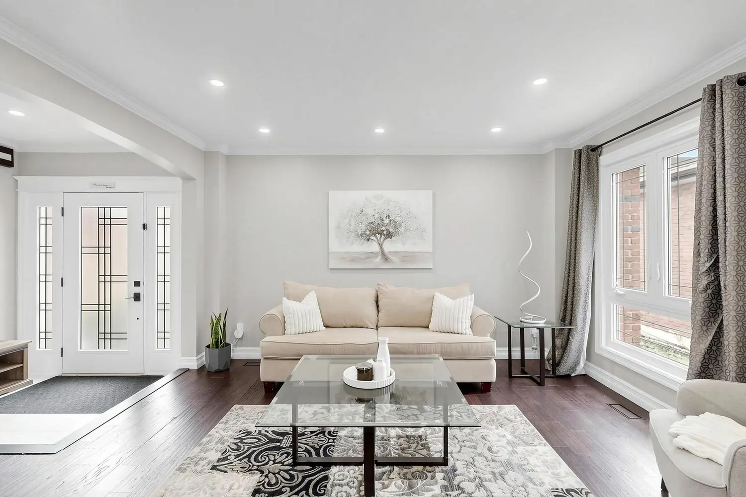 1209 Gloucester Square photo 4