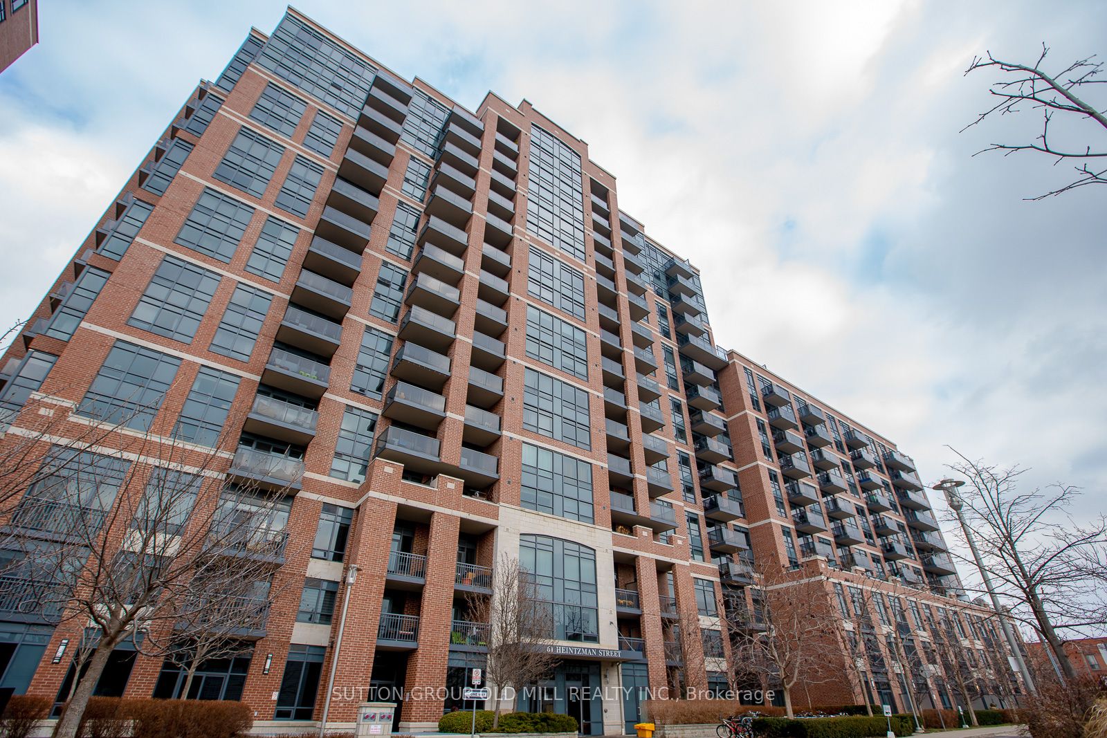 308-61 Heintzman Street, Toronto, ON, M6P 5A2