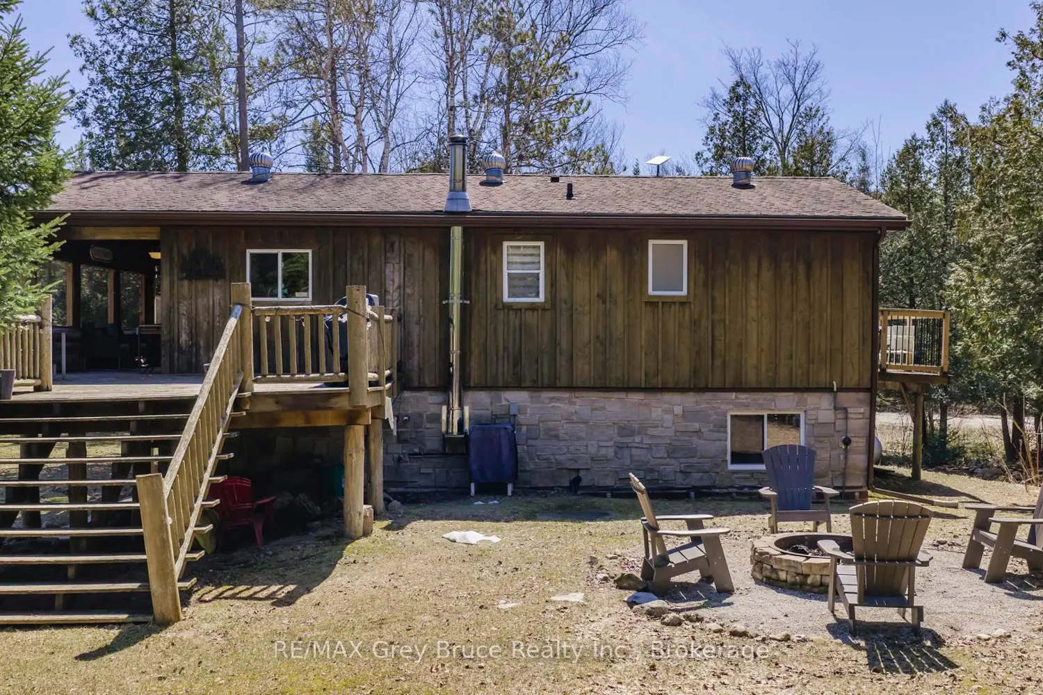 1535 15 Side Road photo 4