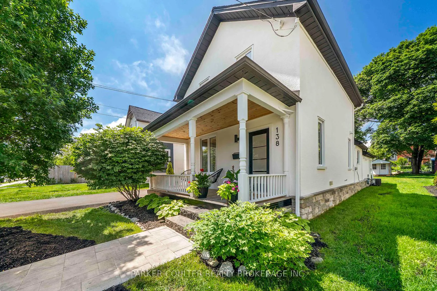 138 Peel Street photo 2