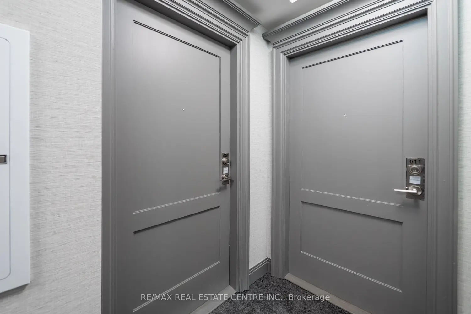 30 Elm Drive 610 photo 3
