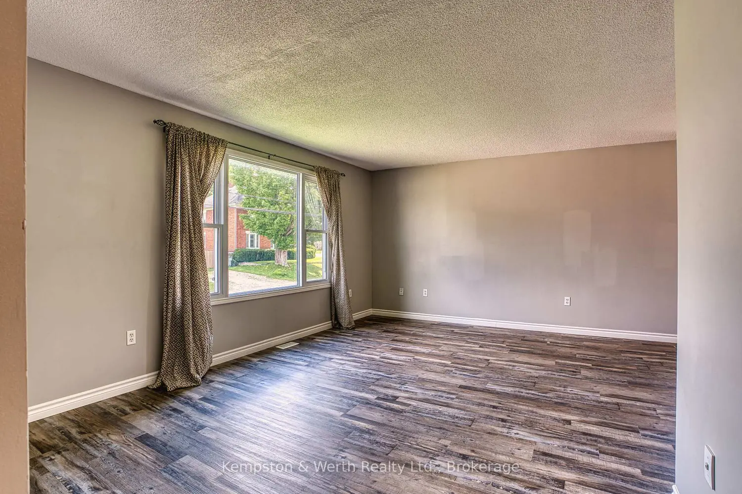 718 Edgar Street photo 5
