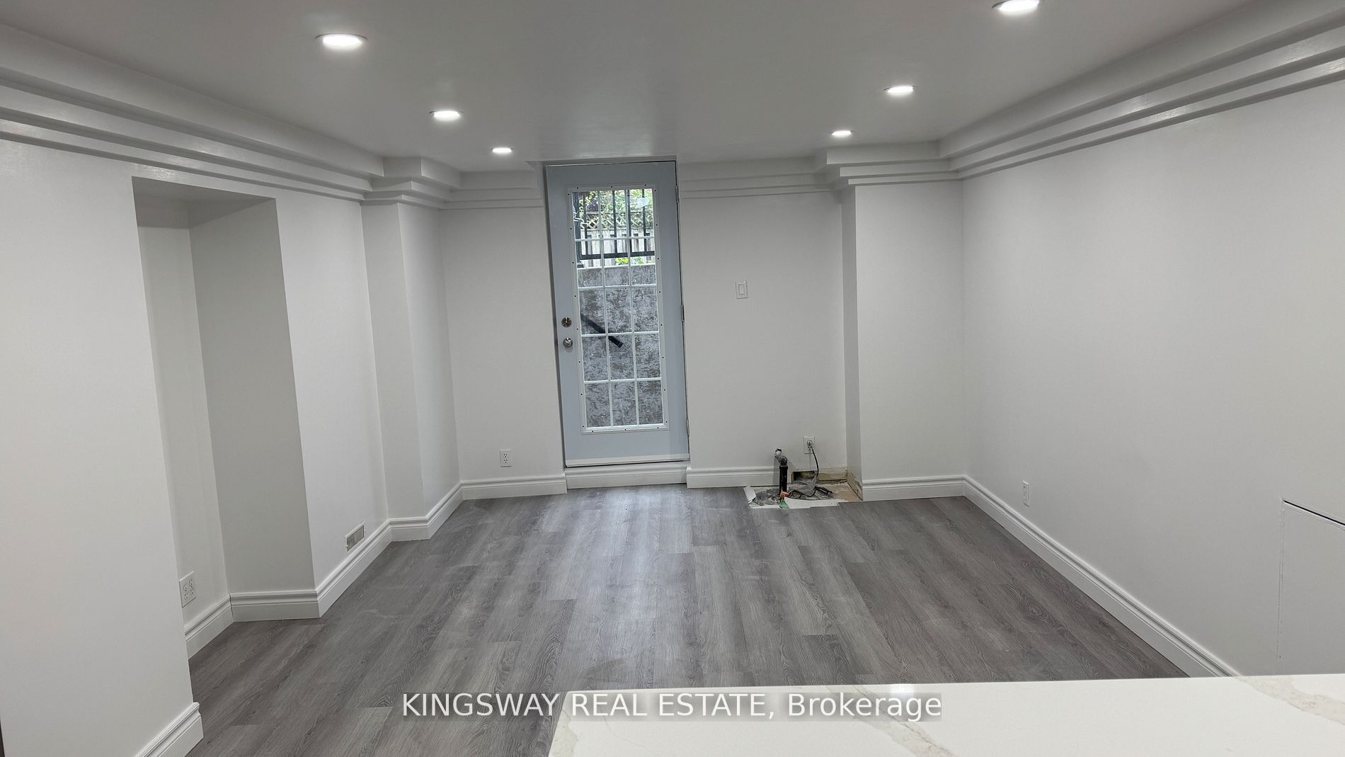 (Lower)-49 Riverglen Drive, Georgina, ON, L4P 3K7