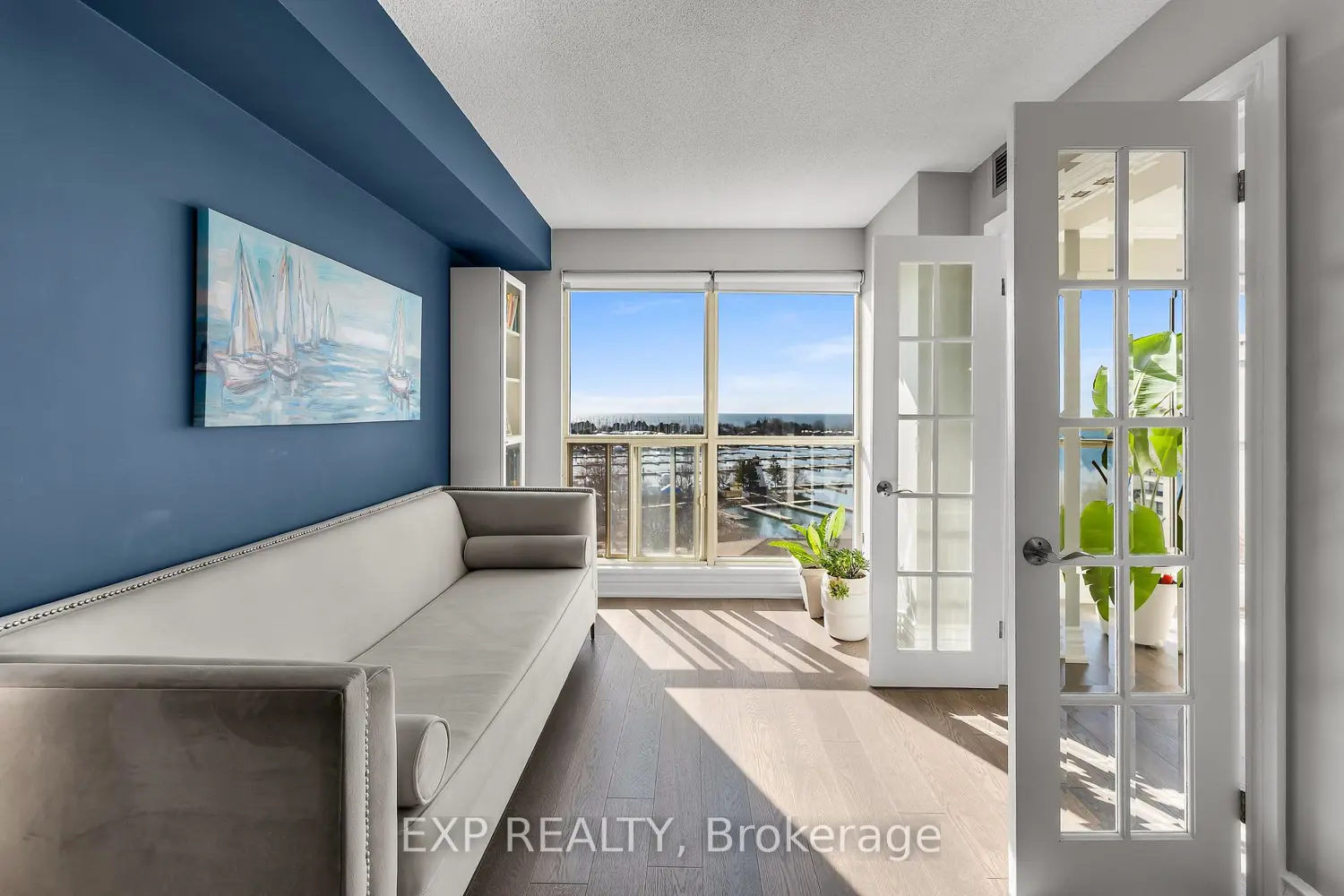2261 Lake Shore Boulevard 918 photo 2