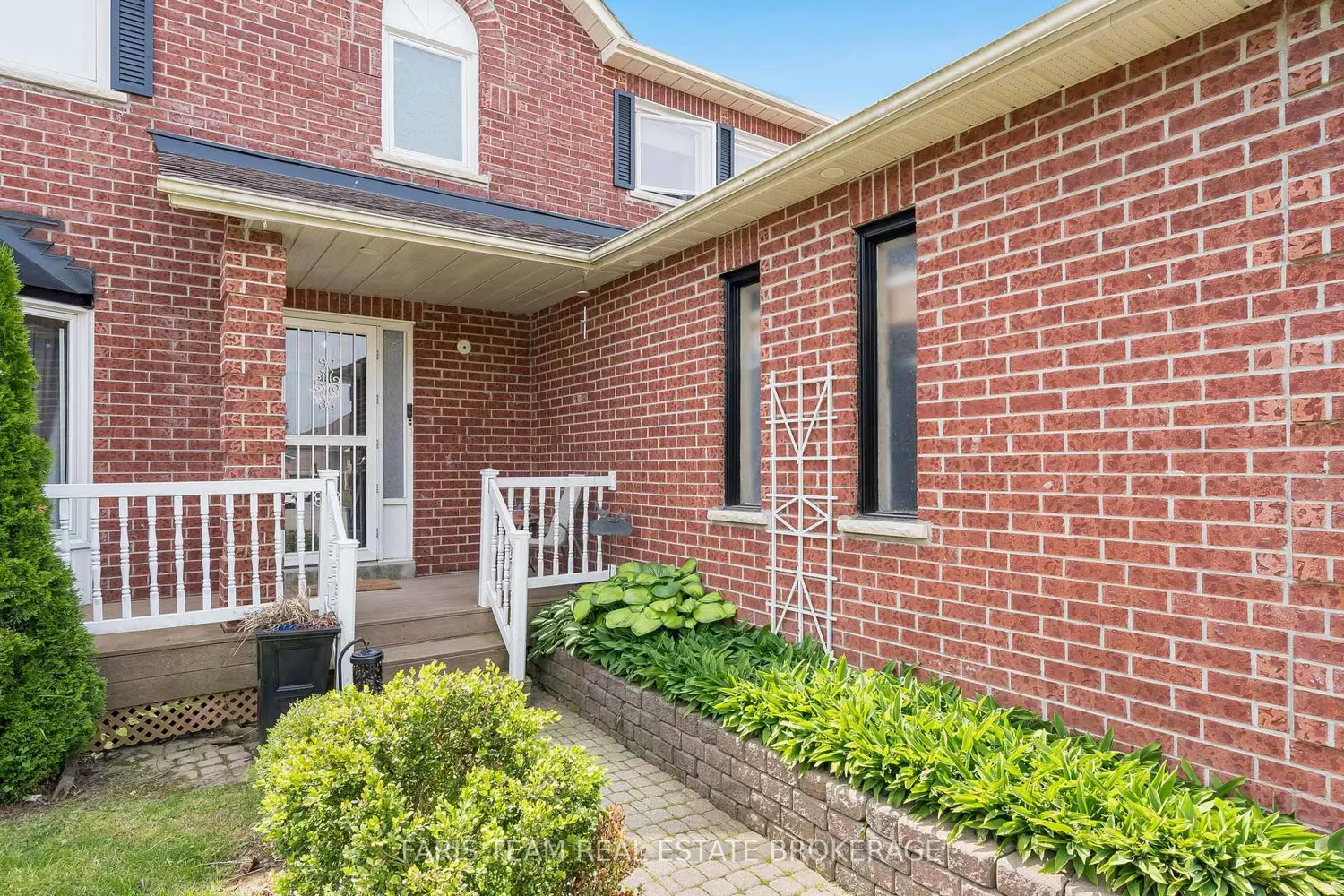 24 Shortreed Court photo 3