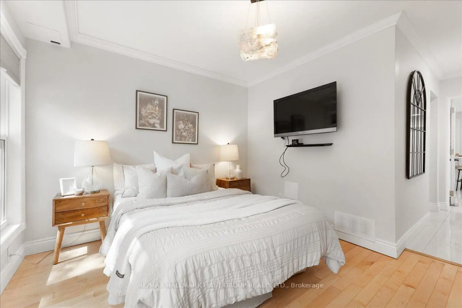 16900 Nestleton Road photo 4