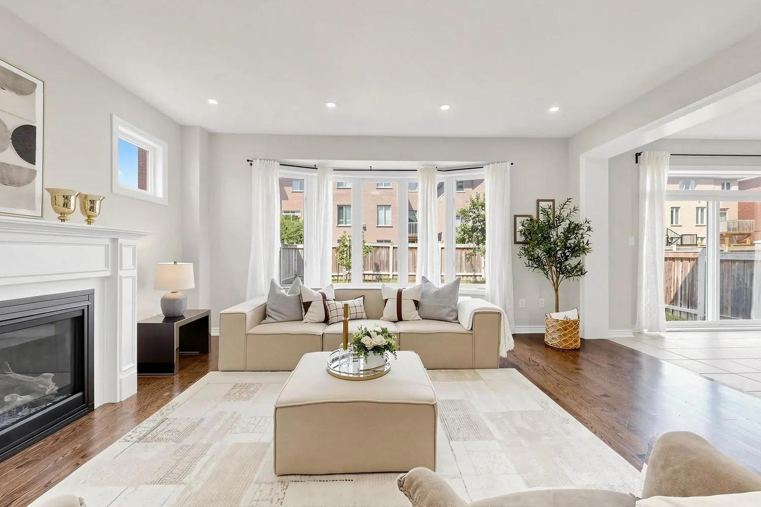 2046 Webster Boulevard photo 5