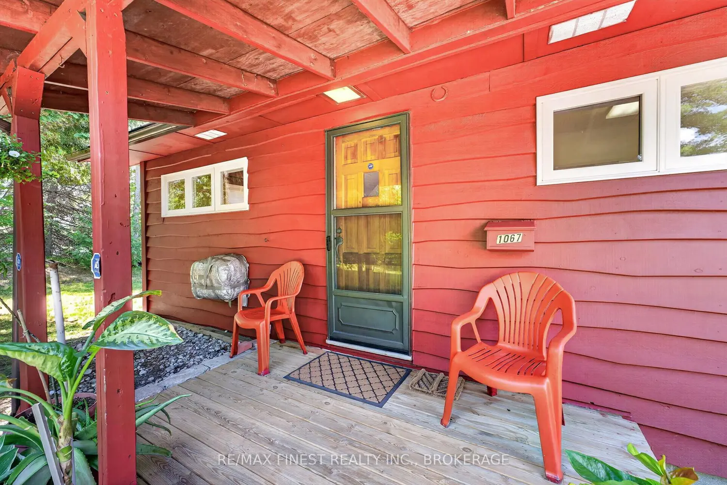 1067 Island View Lane photo 4