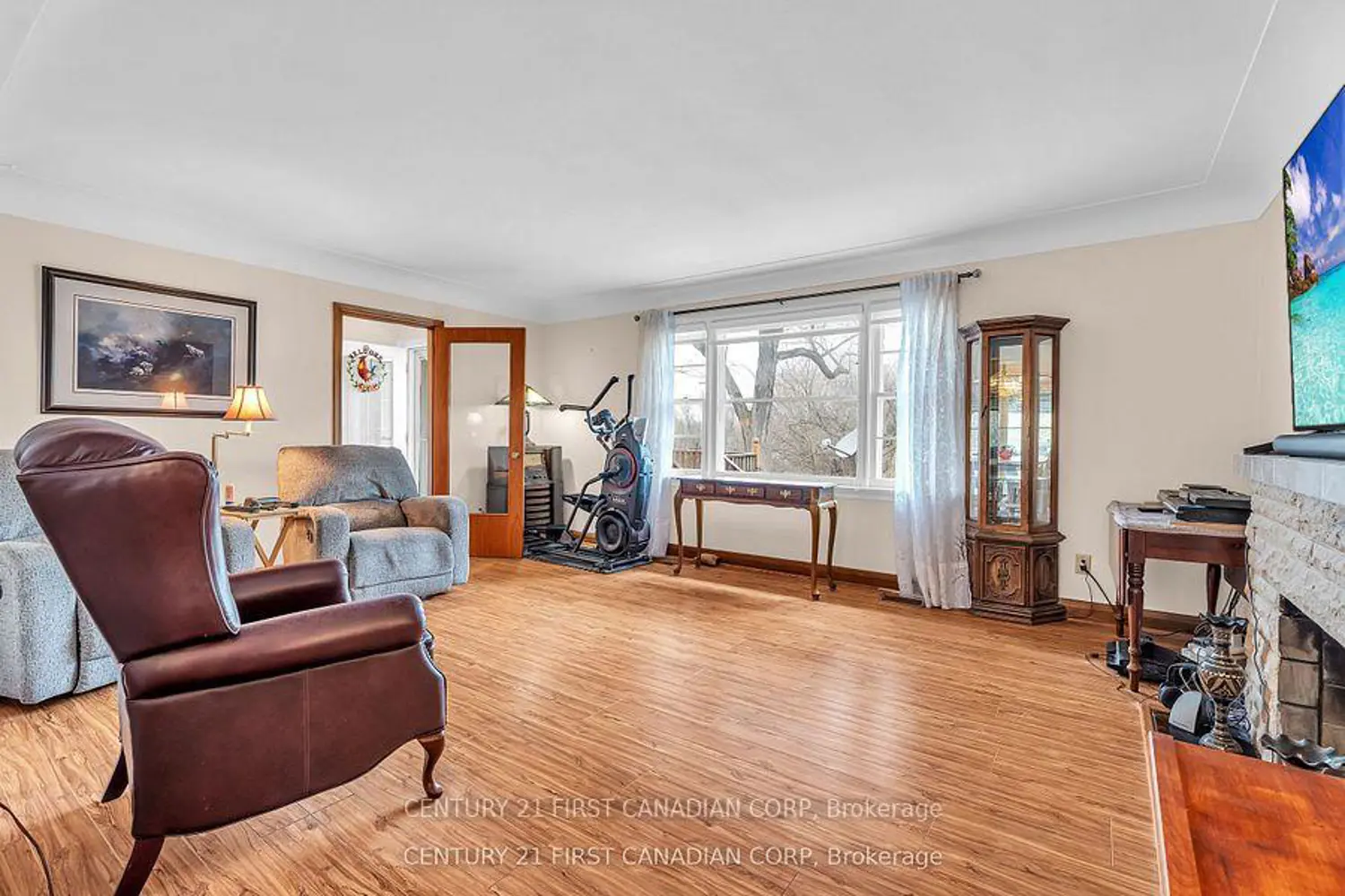 648 Westwood Drive photo 5